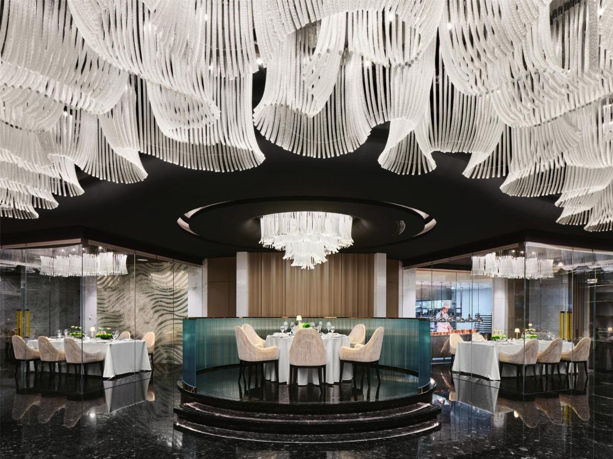 J Hotel, Shanghai Tower - Above All Else, Overlooking The Bund Екстериор снимка